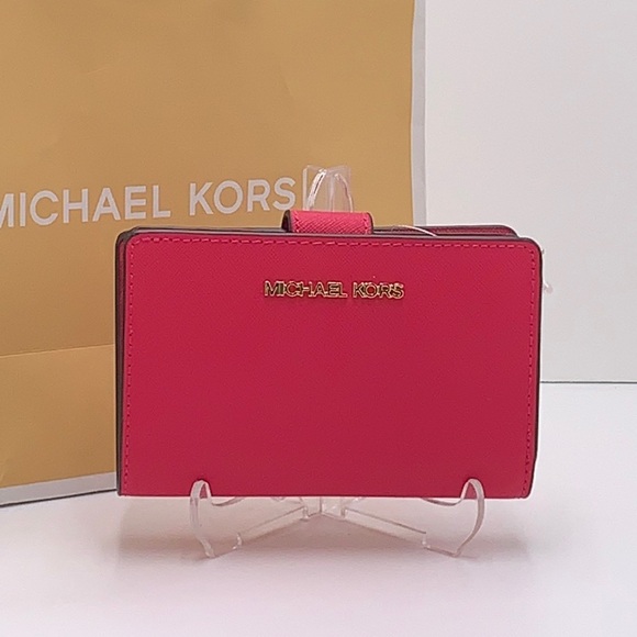 MICHAEL KORS
Md Jet Set Travel Crossgrain Leather Bifold Zip Wallet
El Pink
NWT - Picture 4 of 16
